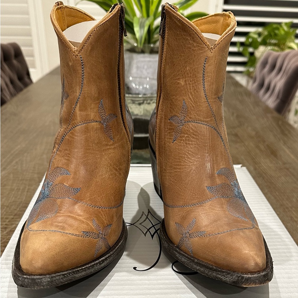 Old Gringo FLORA LOCA ANKLE
BOOTS-Like New